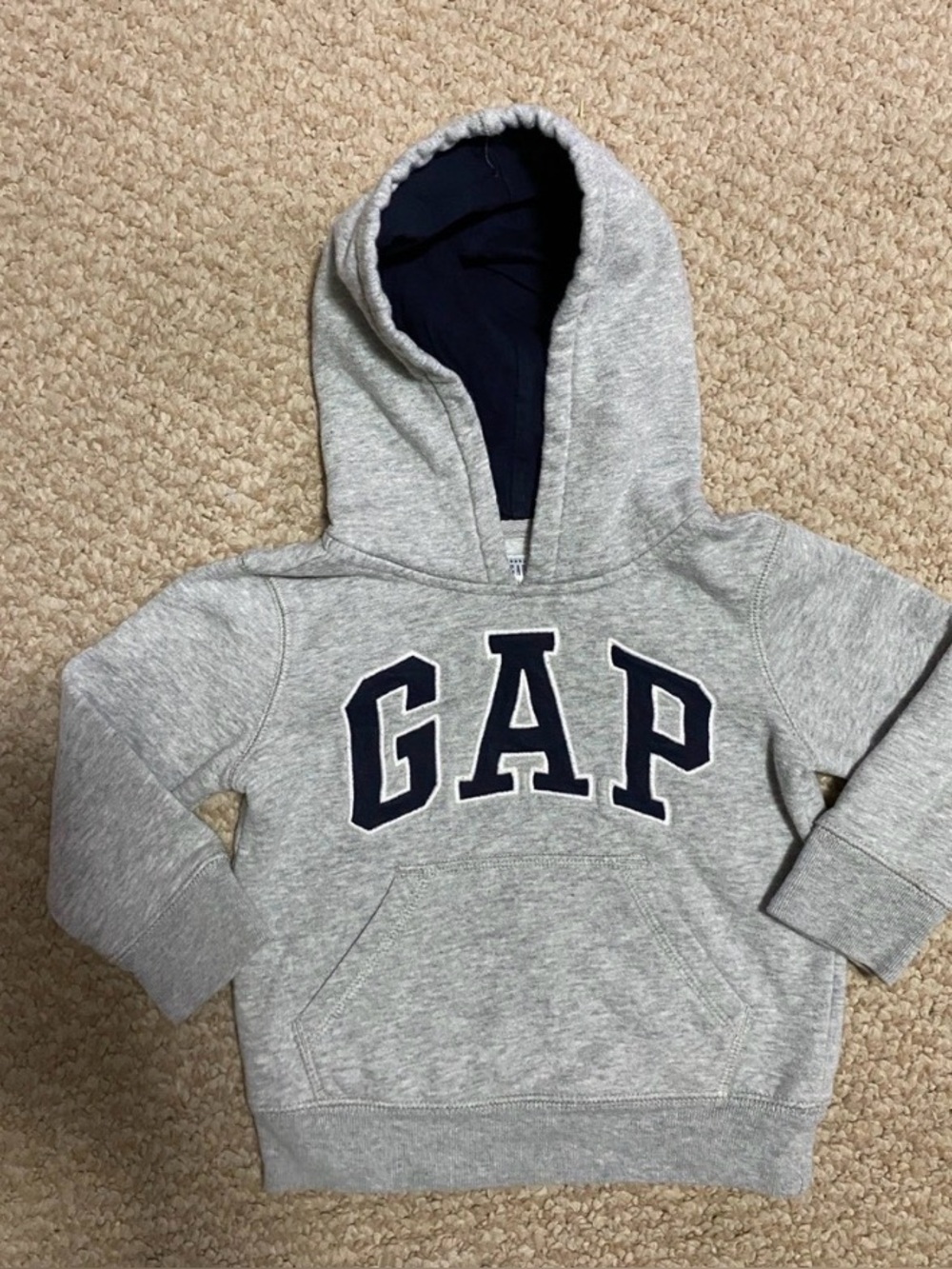 GAP Toddler boys or girls hoodie Light grey w/ navy print size 2 Toddler